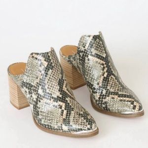 REPORT snakeskin block heel mule. Size 8